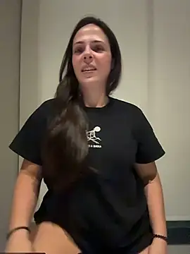 Snapshot of Lady_LauraRose chatting on 02-24-26, 02:31 Lady LauraRose online show from 02-24-26, 02:31