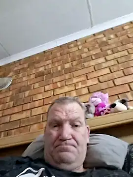 Snapshot of wallacelegend chatting on 09-25-25, 05:33 wallacelegend online show from 09-25-25, 05:33