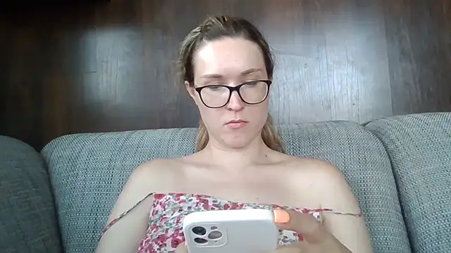 Snapshot of Jugira chatting on 07-20-26, 04:20 Jugira online show from 07-20-26, 04:20