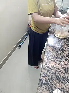 Snapshot of Pihu_Chopra chatting on 10-31-25, 03:51 Pihu Chopra online show from 10-31-25, 03:51