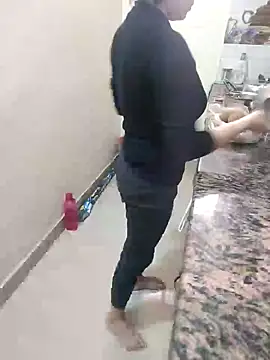 Snapshot of Pihu_Chopra chatting on 11-13-25, 02:43 Pihu Chopra online show from 11-13-25, 02:43