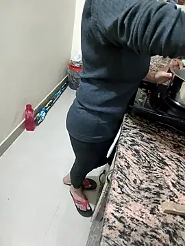 Snapshot of Pihu_Chopra chatting on 11-13-25, 03:55 Pihu Chopra online show from 11-13-25, 03:55