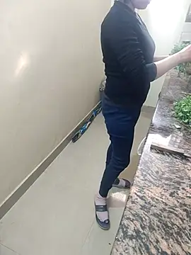 Snapshot of Pihu_Chopra chatting on 12-02-25, 03:45 Pihu Chopra online show from 12-02-25, 03:45