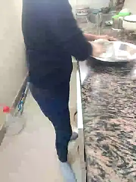 Snapshot of Pihu_Chopra chatting on 12-14-25, 04:29 Pihu Chopra online show from 12-14-25, 04:29