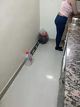 Snapshot of Pihu_Chopra chatting on 12-16-25, 02:38 Pihu Chopra online show from 12-16-25, 02:38