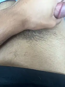 Snapshot of Coloureddickforyou chatting on 12-19-25, 07:37 Coloureddickforyou online show from 12-19-25, 07:37