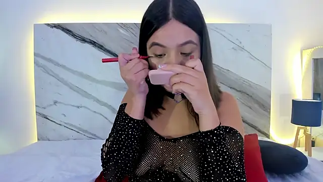 thamiina  online show from 11-26-25, 07:04