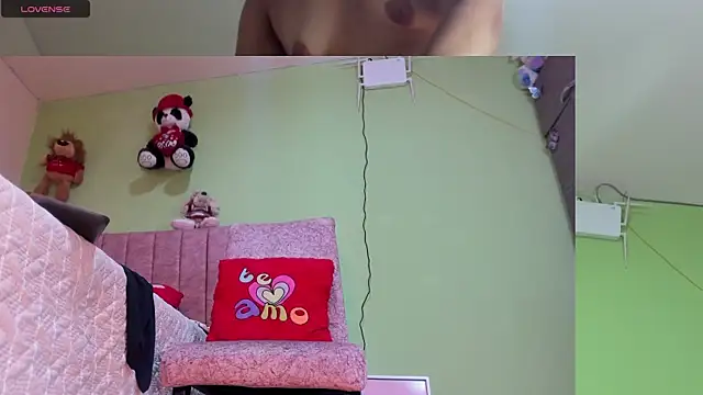 hot Dariana pantyhose online show from 11-24-25, 01:00