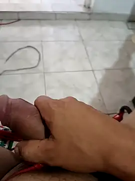 Snapshot of Exoticovergon chatting on 09-10-25, 12:49 Exoticovergon online show from 09-10-25, 12:49