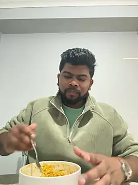 Snapshot of CrazyShashank chatting on 12-22-25, 08:44 CrazyShashank online show from 12-22-25, 08:44