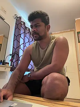 Snapshot of CrazyShashank chatting on 02-08-26, 01:03 CrazyShashank online show from 02-08-26, 01:03