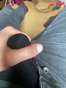 Snapshot of Marius1991 chatting on 03-19-26, 09:13 Marius1991 online show from 03-19-26, 09:13