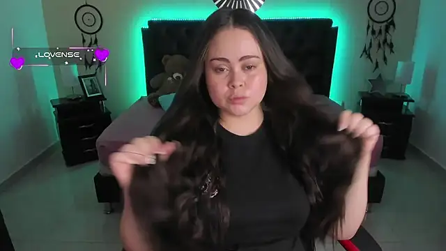 LolaVillalobos online show from 09-10-25, 01:55