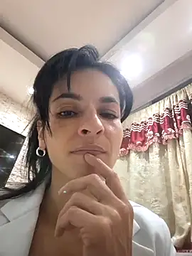 Snapshot of karol_rose chatting on 10-06-25, 04:10 karol rose online show from 10-06-25, 04:10