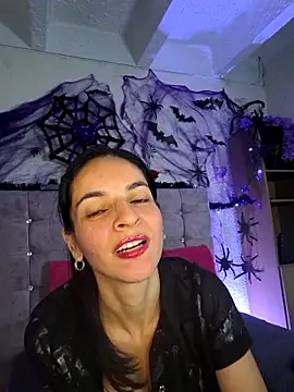 Snapshot of karol_rose chatting on 10-18-25, 10:54 karol rose online show from 10-18-25, 10:54