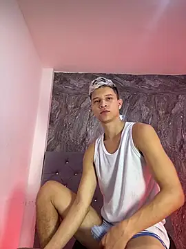 Snapshot of Twinkcock22 chatting on 02-25-26, 09:30 Twinkcock22 online show from 02-25-26, 09:30