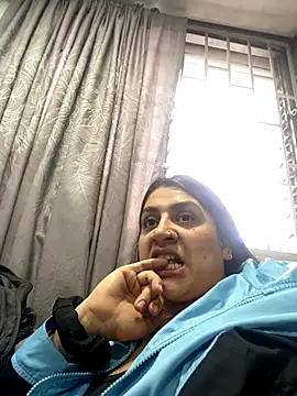 Snapshot of megvibes chatting on 10-24-25, 09:44 megvibes online show from 10-24-25, 09:44