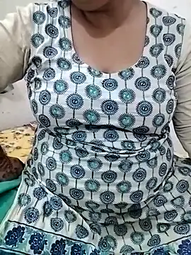 Snapshot of BHABHIJAAN7317 chatting on 10-22-25, 06:07 BHABHIJAAN7317 online show from 10-22-25, 06:07