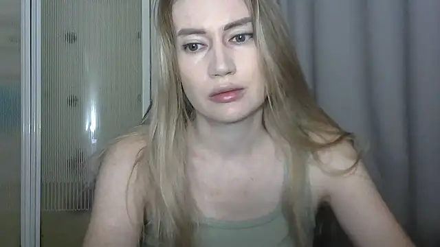 Snapshot of JessFoxxx chatting on 09-10-25, 02:33 JessFoxxx online show from 09-10-25, 02:33