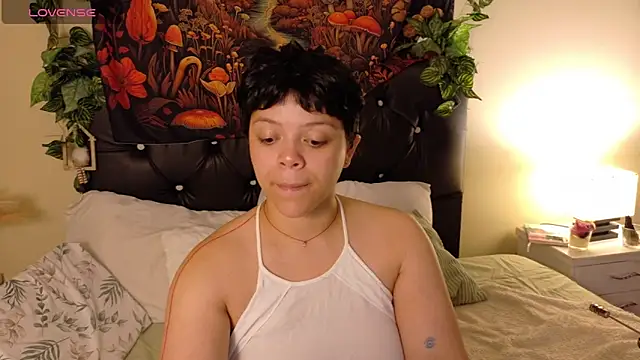 Snapshot of Amanda_sweet chatting on 09-27-25, 12:48 Amanda sweet online show from 09-27-25, 12:48