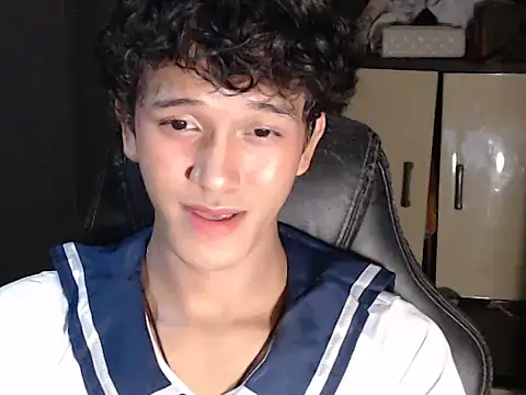 Snapshot of kenbigcockxx chatting on 09-24-25, 03:59 kenbigcockxx online show from 09-24-25, 03:59