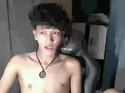 Snapshot of kenbigcockxx chatting on 10-22-25, 06:46 kenbigcockxx online show from 10-22-25, 06:46