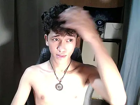 Snapshot of kenbigcockxx chatting on 10-28-25, 03:58 kenbigcockxx online show from 10-28-25, 03:58