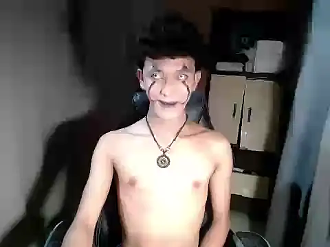 Snapshot of kenbigcockxx chatting on 10-29-25, 05:58 kenbigcockxx online show from 10-29-25, 05:58