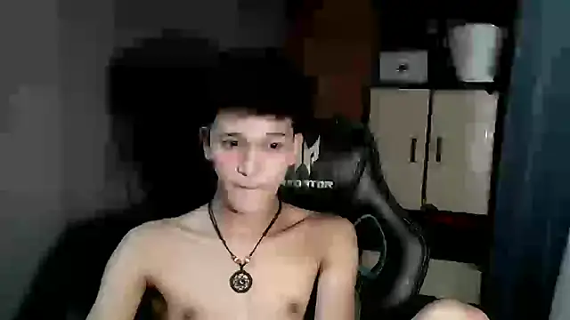 Snapshot of kenbigcockxx chatting on 11-19-25, 03:23 kenbigcockxx online show from 11-19-25, 03:23