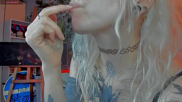Snapshot of tattoo_art_baby chatting on 06-22-26, 06:21 tattoo art baby online show from 06-22-26, 06:21