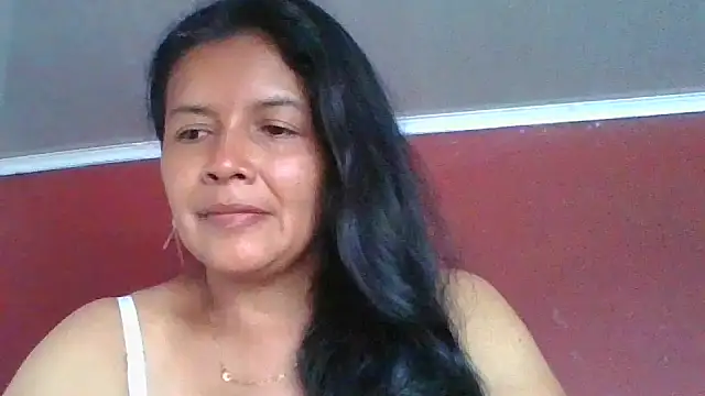 Snapshot of DianaOchoa_ chatting on 06-13-26, 08:40 DianaOchoa online show from 06-13-26, 08:40