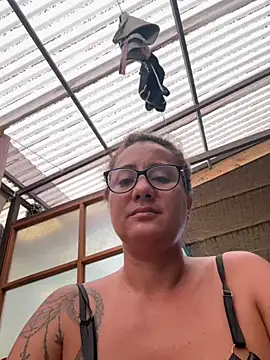 Snapshot of Vahine_tahiti987 chatting on 10-02-25, 07:43 Vahine tahiti987 online show from 10-02-25, 07:43