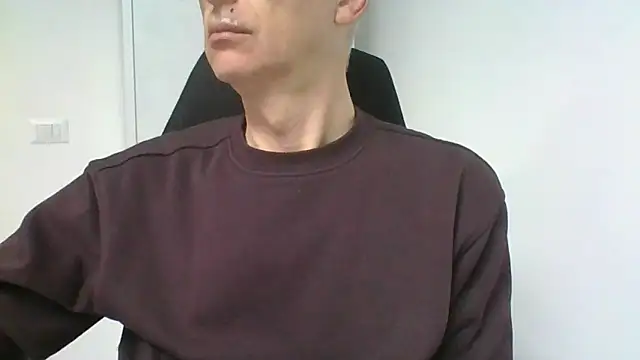 Snapshot of Sensor2000 chatting on 02-23-26, 08:01 Sensor2000 online show from 02-23-26, 08:01