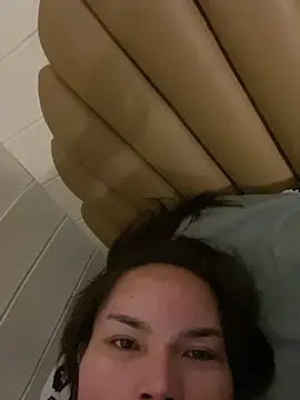 Queen Of all Media online show from 09-24-25, 07:23