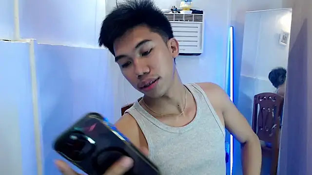 Snapshot of Ur_pinoyhotbrix chatting on 09-22-25, 06:43 Ur pinoyhotbrix online show from 09-22-25, 06:43