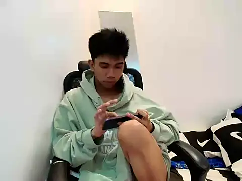 Snapshot of Ur_pinoyhotbrix chatting on 11-21-25, 05:33 Ur pinoyhotbrix online show from 11-21-25, 05:33