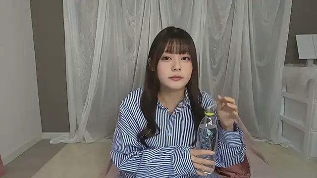 HOSHIYUNA online show from 11-20-25, 05:29