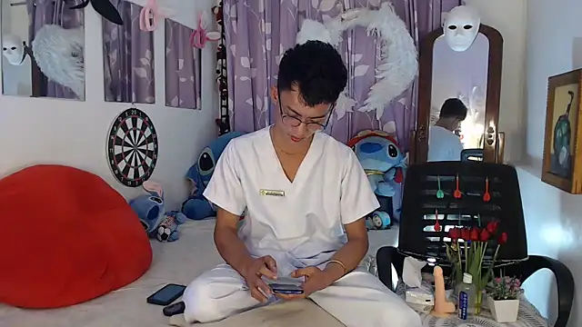 Snapshot of good_boy_in_bed chatting on 09-29-25, 06:02 good boy in bed online show from 09-29-25, 06:02