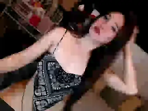 Snapshot of celestine223 chatting on 07-09-26, 05:33 celestine223 online show from 07-09-26, 05:33