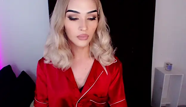 Snapshot of Alicegreenexx chatting on 06-17-26, 10:21 Alicegreenexx online show from 06-17-26, 10:21