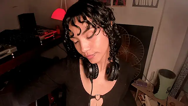 Nati     online show from 04-18-26, 01:53