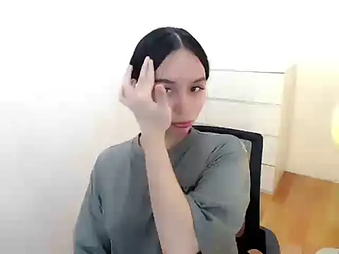 Snapshot of holly_tabby chatting on 09-13-25, 08:19 holly tabby online show from 09-13-25, 08:19