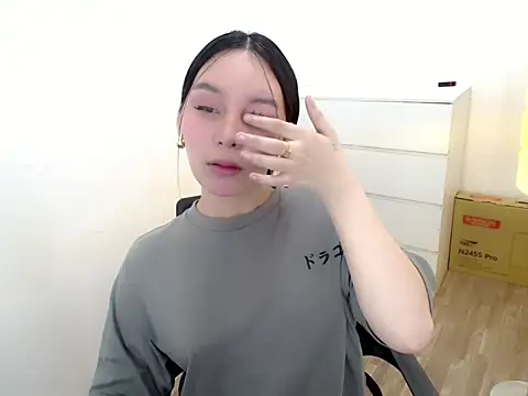 Snapshot of holly_tabby chatting on 11-15-25, 07:21 holly tabby online show from 11-15-25, 07:21