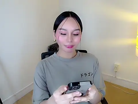 Snapshot of holly_tabby chatting on 01-08-26, 09:17 holly tabby online show from 01-08-26, 09:17