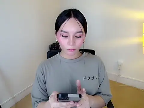 holly tabby online show from 01-16-26, 10:58