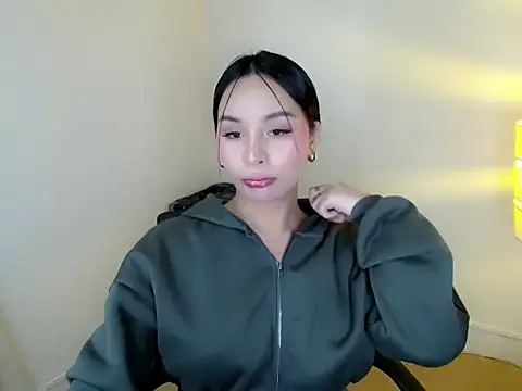 Snapshot of holly_tabby chatting on 06-26-26, 06:01 holly tabby online show from 06-26-26, 06:01