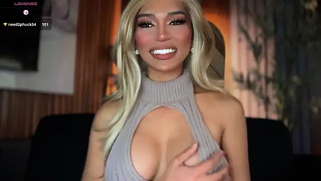Snapshot of Huntress_xxx chatting on 06-20-26, 12:14 Huntress xxx online show from 06-20-26, 12:14