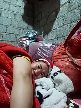 Snapshot of jienrrr chatting on 10-06-25, 10:40 jienrrr online show from 10-06-25, 10:40