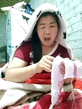 Snapshot of jienrrr chatting on 10-12-25, 10:53 jienrrr online show from 10-12-25, 10:53