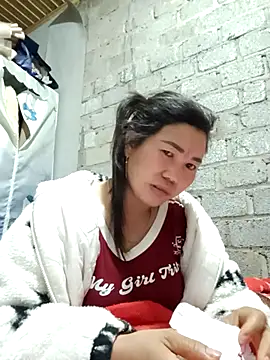 Snapshot of jienrrr chatting on 10-13-25, 11:27 jienrrr online show from 10-13-25, 11:27